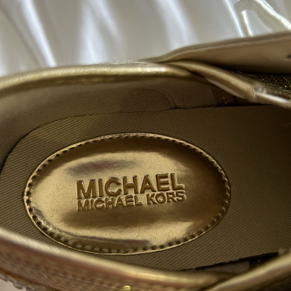 Sneakers - Picture 3 of 6